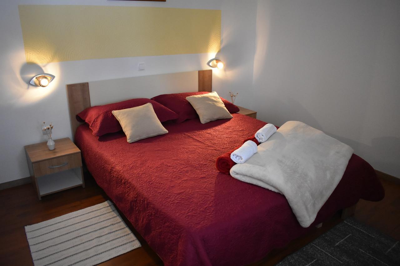 Guesthouse Samolov Vrhovine Exteriér fotografie