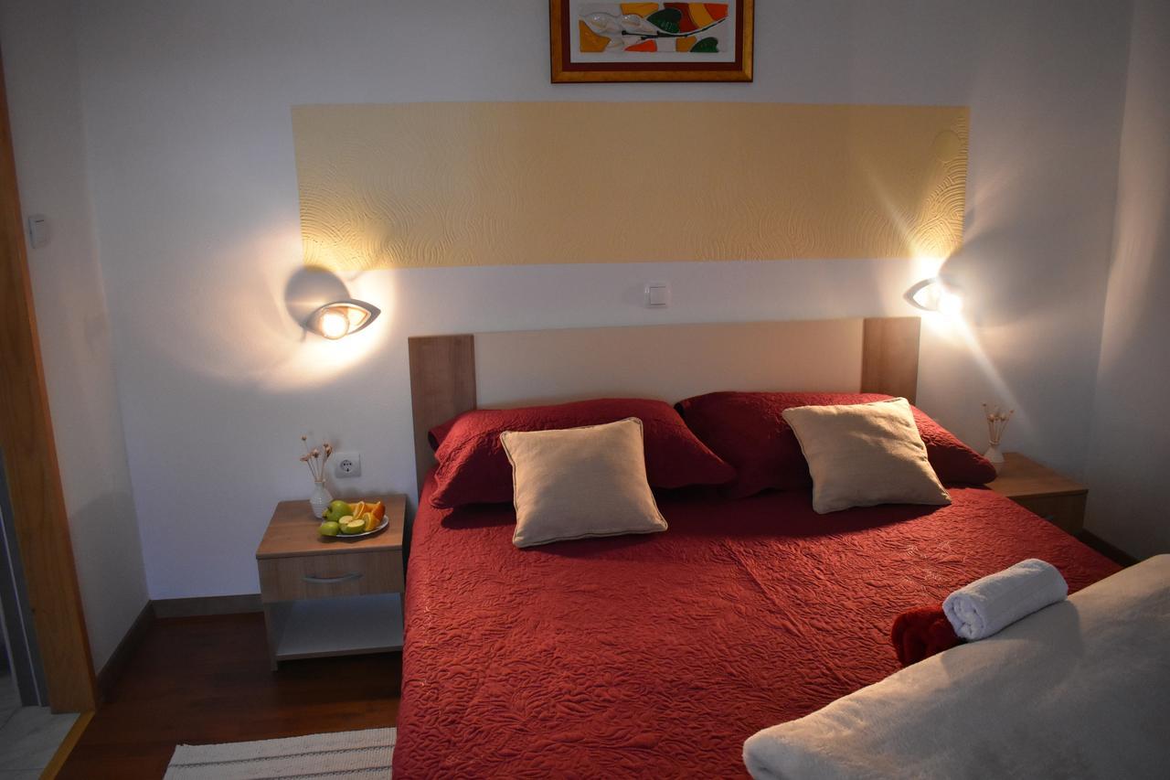 Guesthouse Samolov Vrhovine Exteriér fotografie
