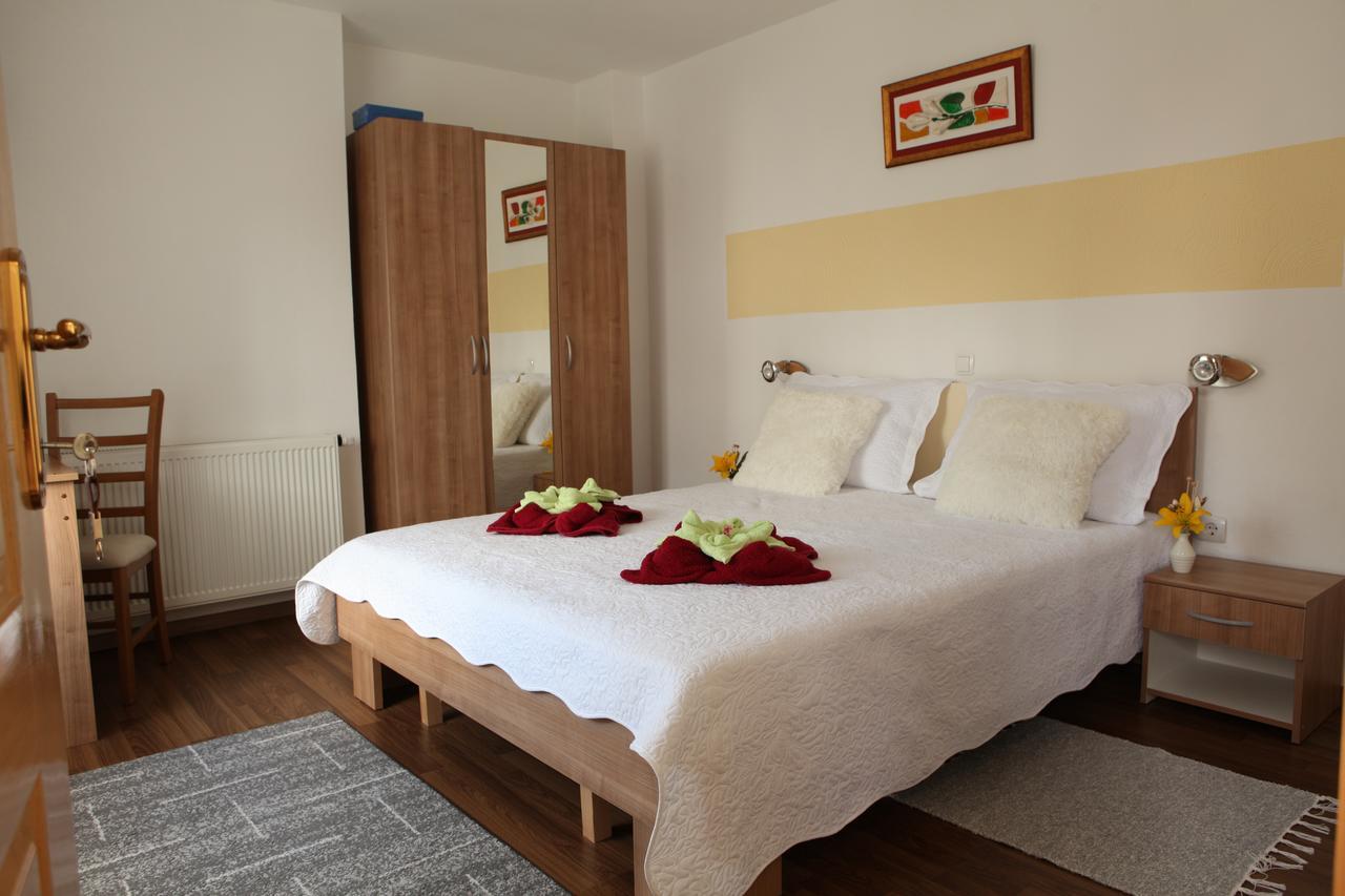 Guesthouse Samolov Vrhovine Exteriér fotografie