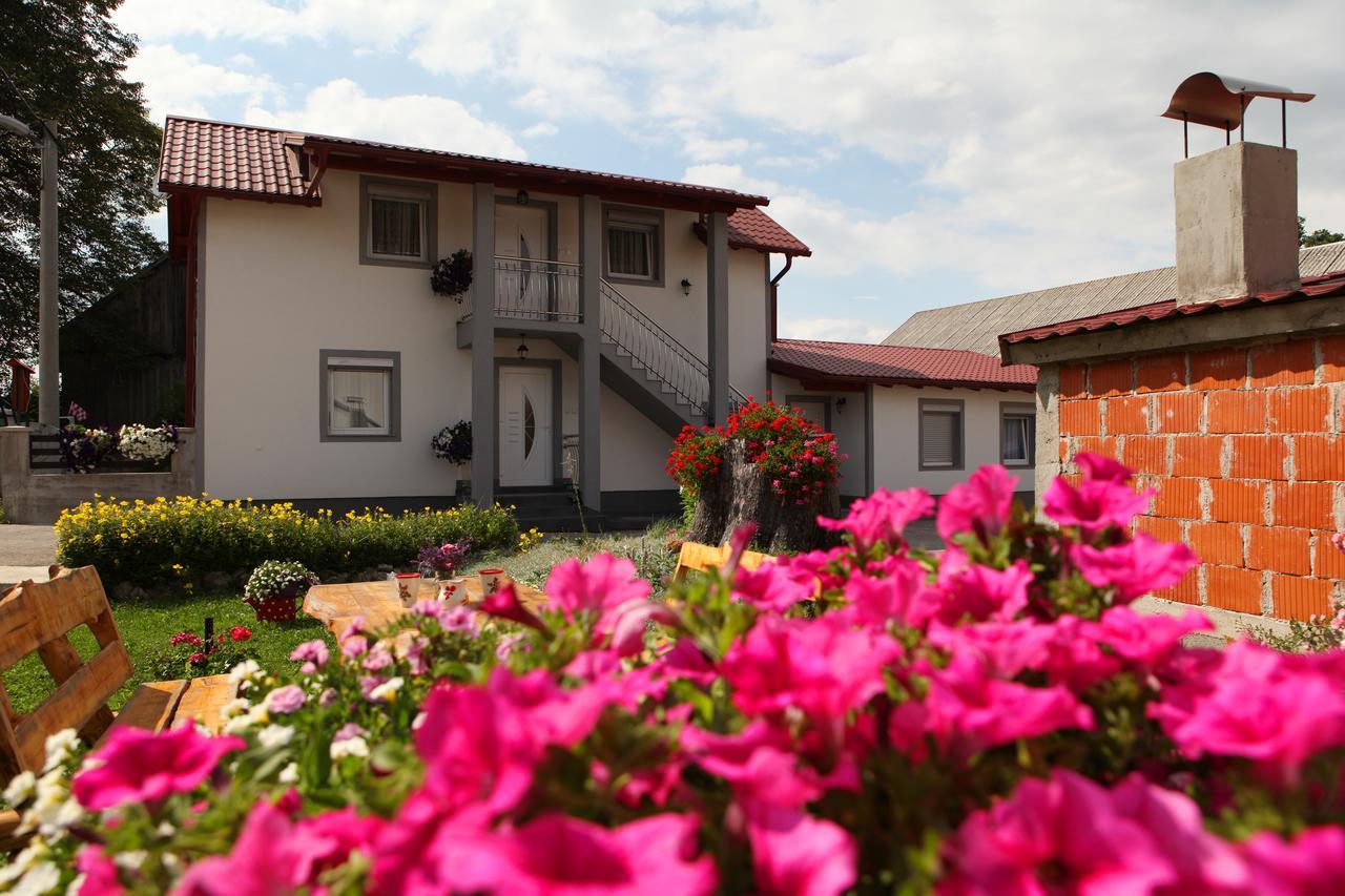 Guesthouse Samolov Vrhovine Exteriér fotografie