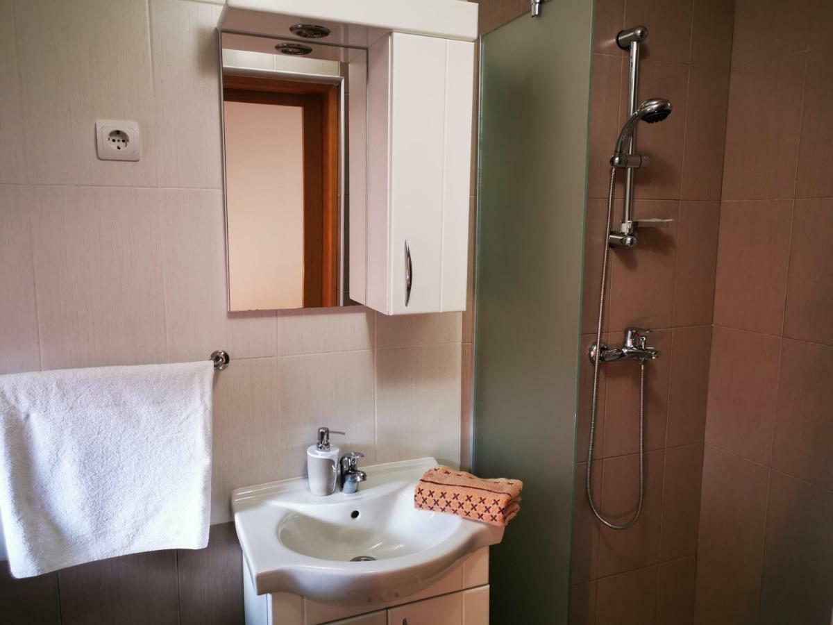 Guesthouse Samolov Vrhovine Exteriér fotografie