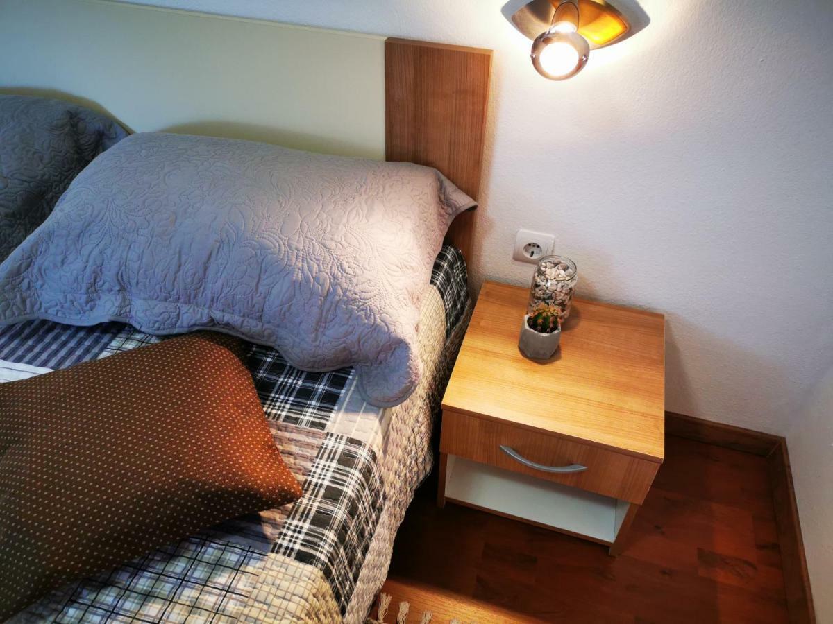 Guesthouse Samolov Vrhovine Exteriér fotografie