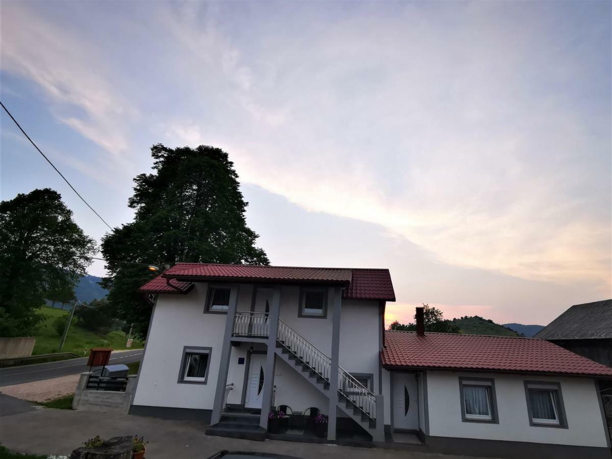 Guesthouse Samolov Vrhovine Exteriér fotografie